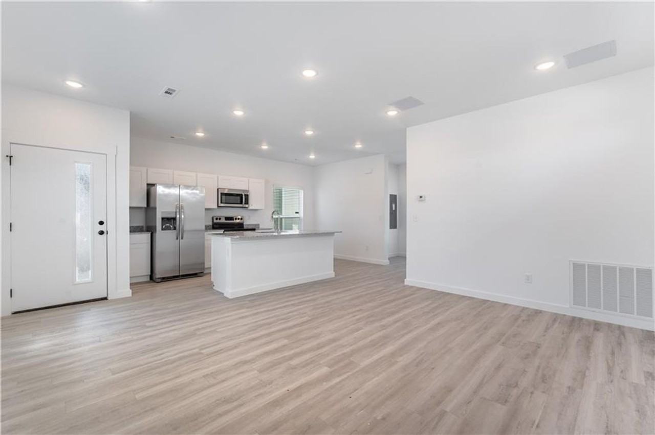 831 Ventnor Ave - Photo 4 of 13