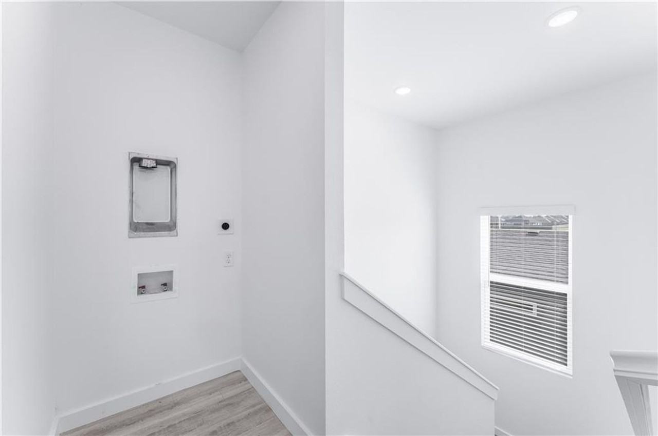 831 Ventnor Ave - Photo 6 of 13