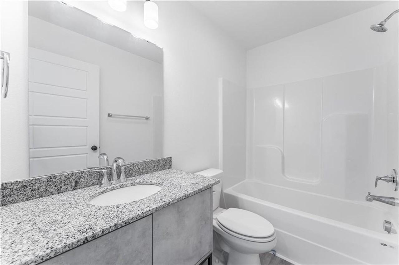 831 Ventnor Ave - Photo 7 of 13