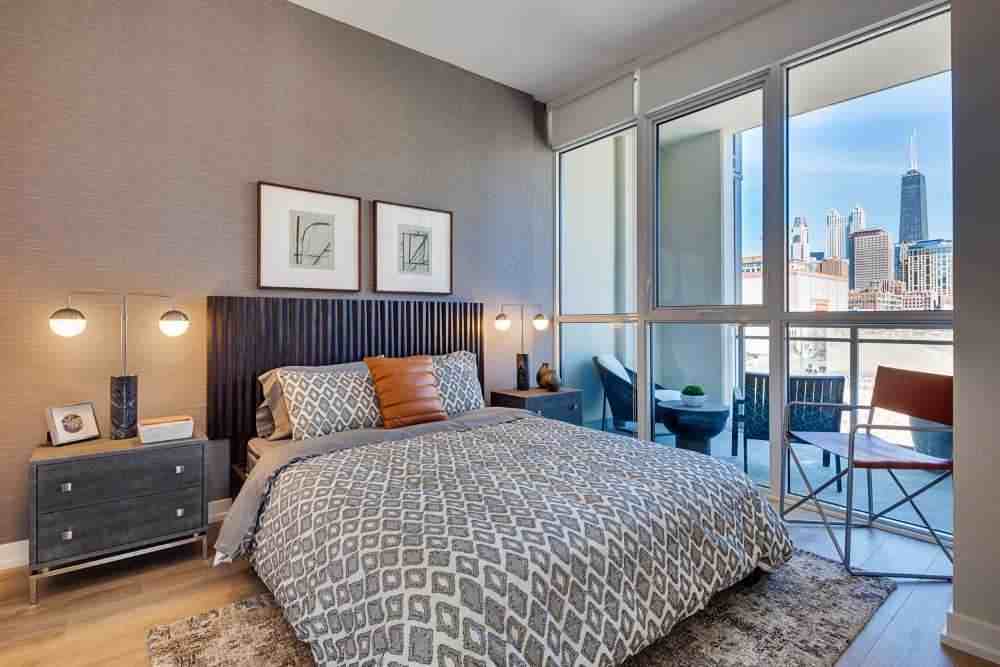 N Hudson Ave - Photo 4 of 13