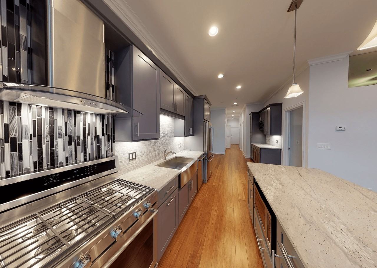 743 S Wells St #906 - Photo 2 of 27