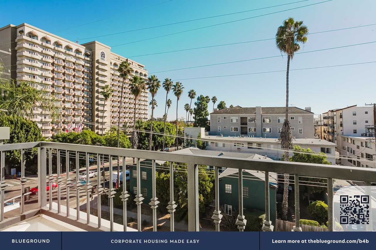 147 S Doheny Dr #1284 - Photo 5 of 25