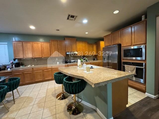 555 Paul St - Photo 3 of 31