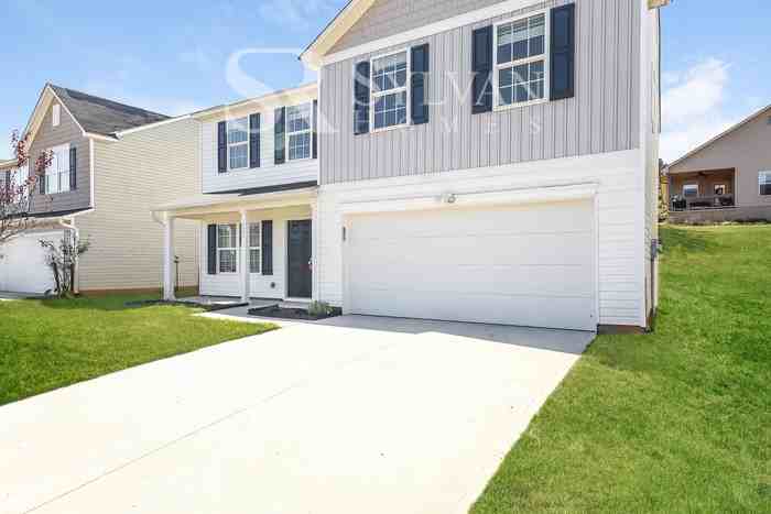 121 Elmhurst Ln - Photo 3 of 16