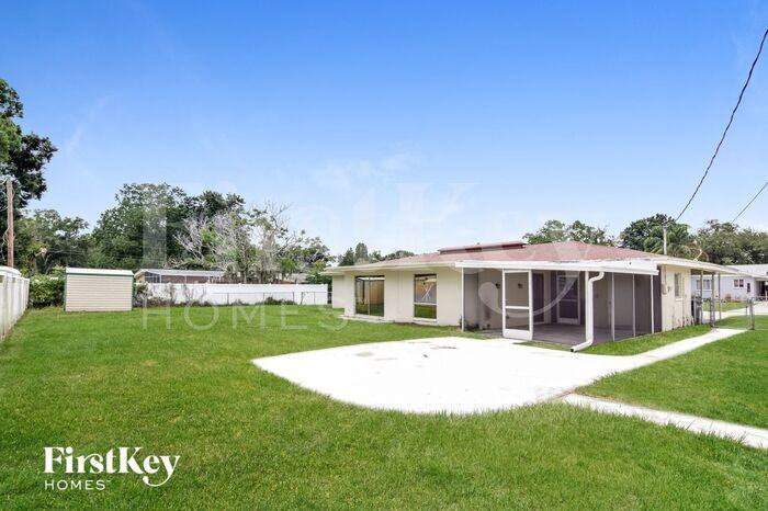 440 Hopkins St - Photo 3 of 15