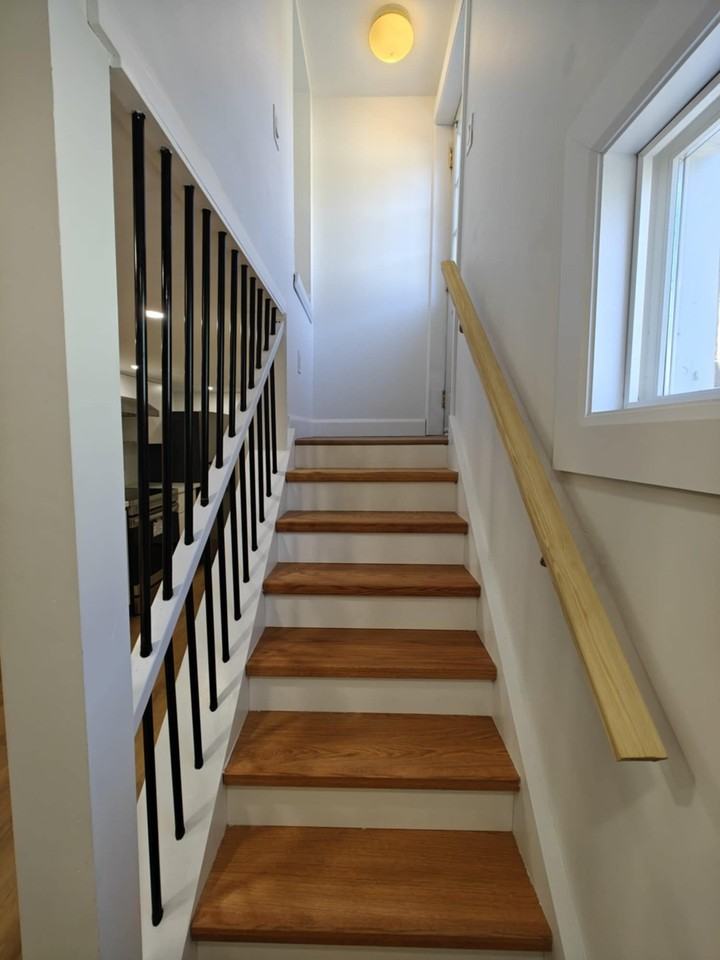 156 Cedar St S #2 - Photo 3 of 18