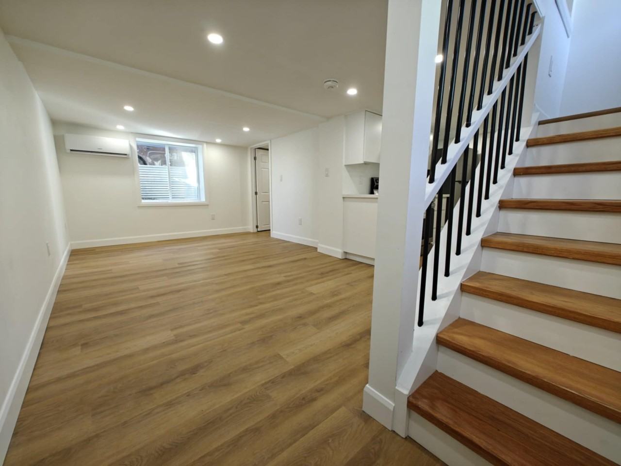 156 Cedar St S #2 - Photo 4 of 18