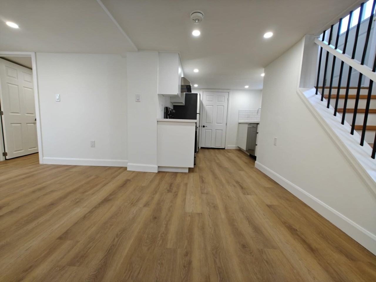 156 Cedar St S #2 - Photo 5 of 18