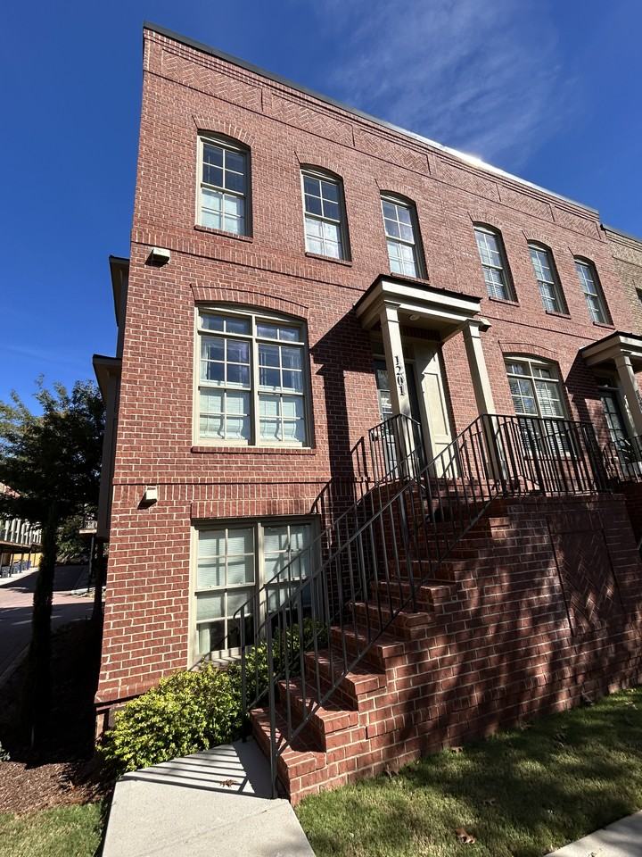 1201 Virginia Park Dr Ne #1201 - Photo 2 of 39