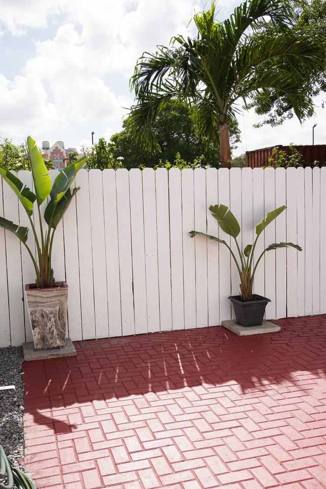 2512 Nw 66th St #2 - Photo 2 of 25