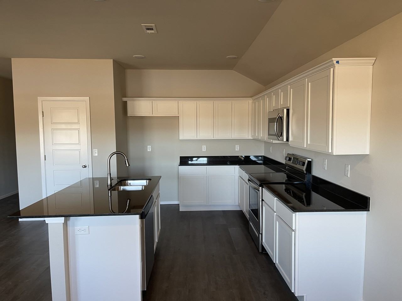 3056 W Azurite St #NA - Photo 2 of 8