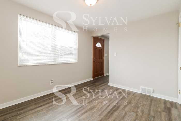 123 Halliford Dr - Photo 2 of 15