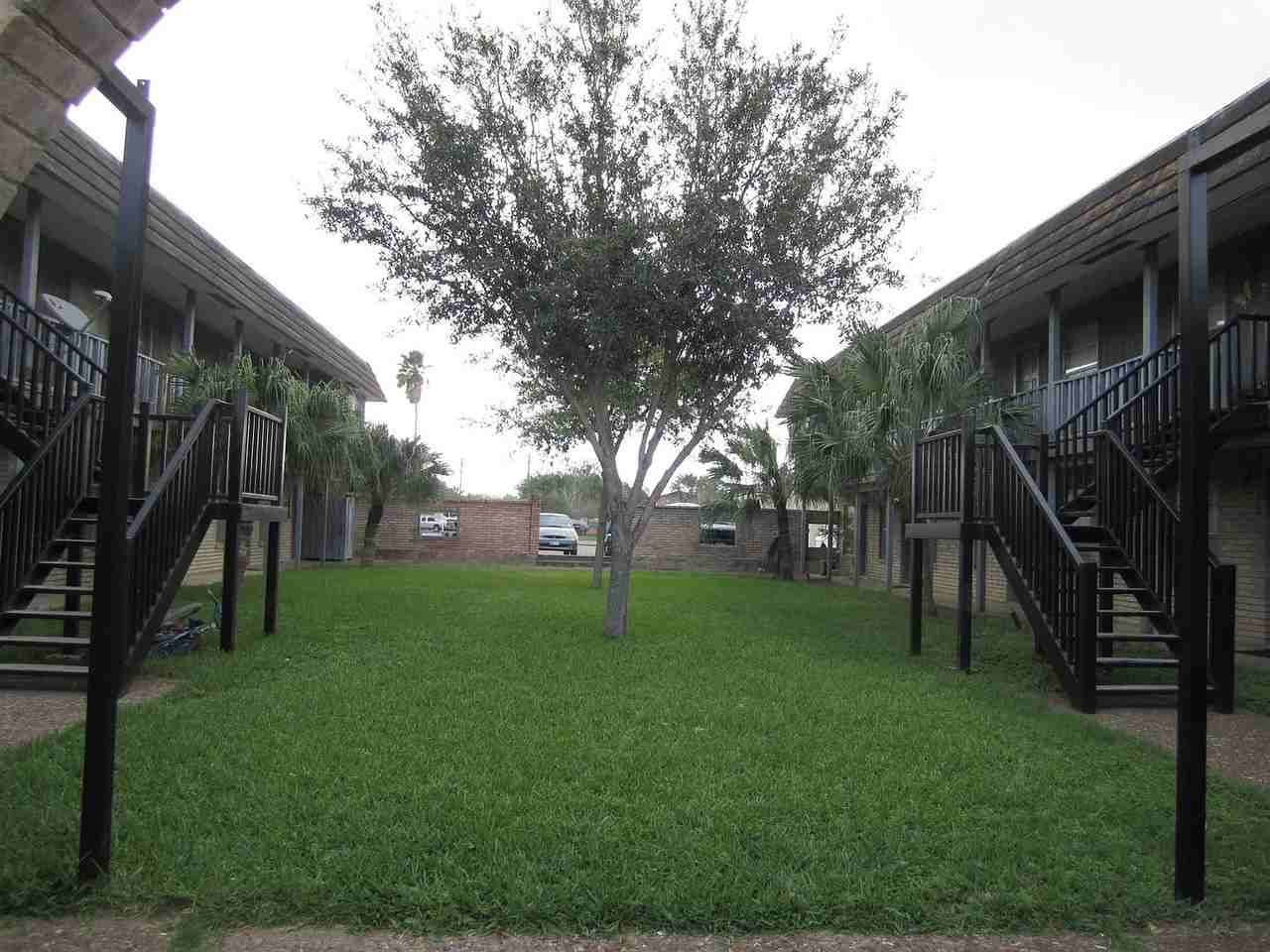 Mercedes Portfolio - Photo 7 of 12