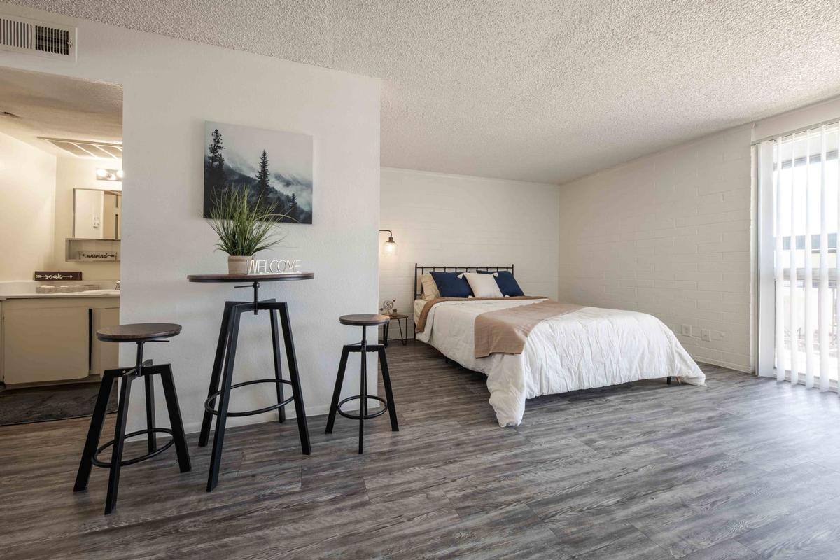 2030 W Indian School Rd - Photo 2 of 15