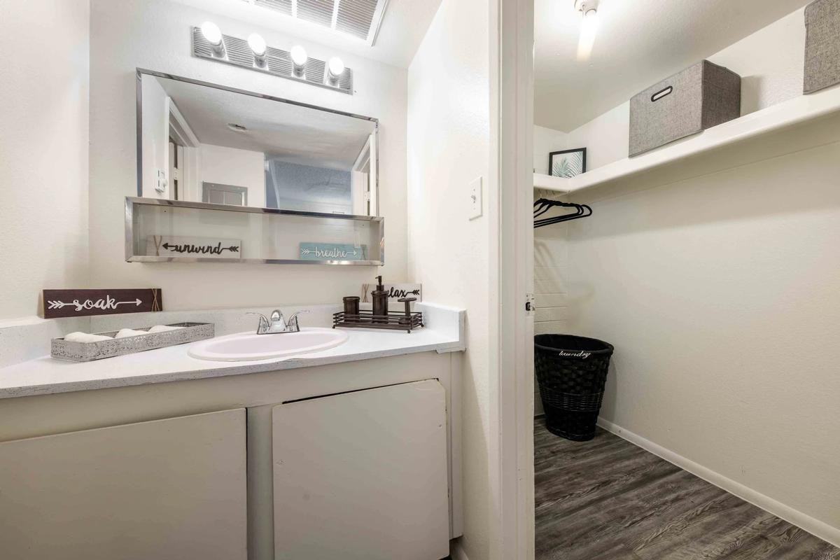 2030 W Indian School Rd - Photo 3 of 15