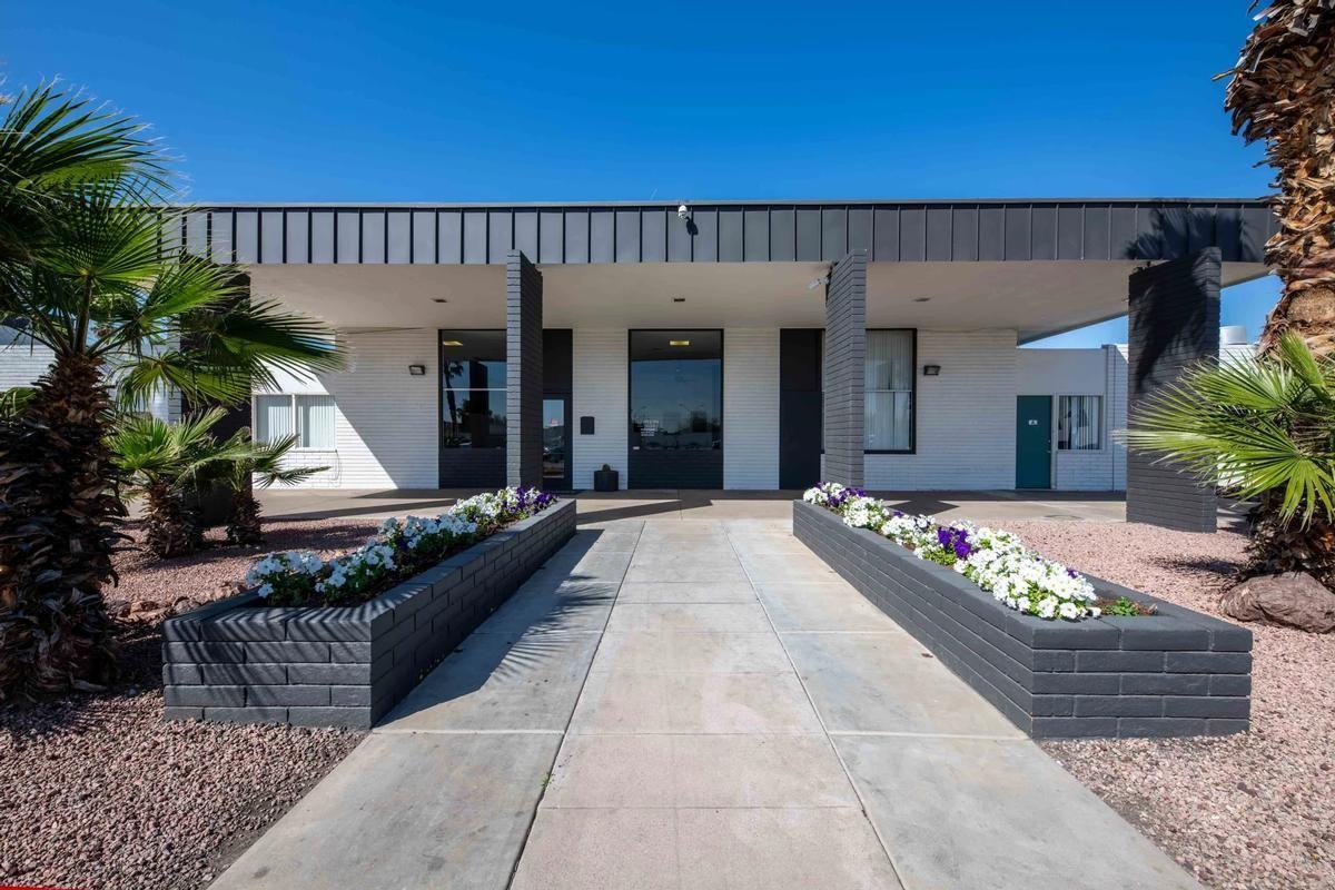 2030 W Indian School Rd - Photo 5 of 15