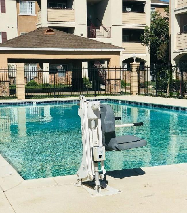 23400 Hemlock Ave - Photo 6 of 30