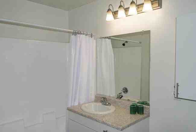 23400 Hemlock Ave - Photo 5 of 30