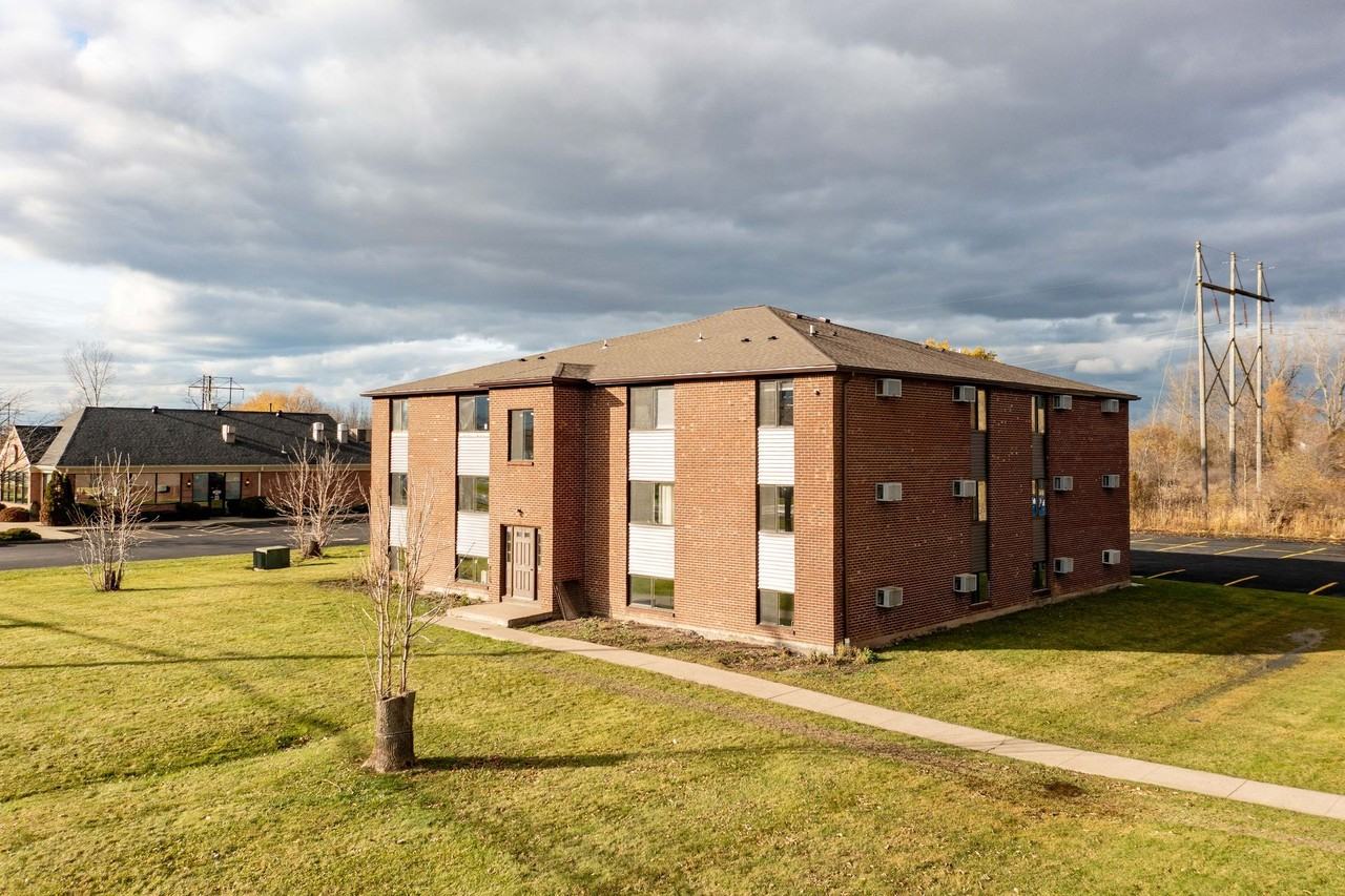 Maplewood Apartments - Photo 3 of 18