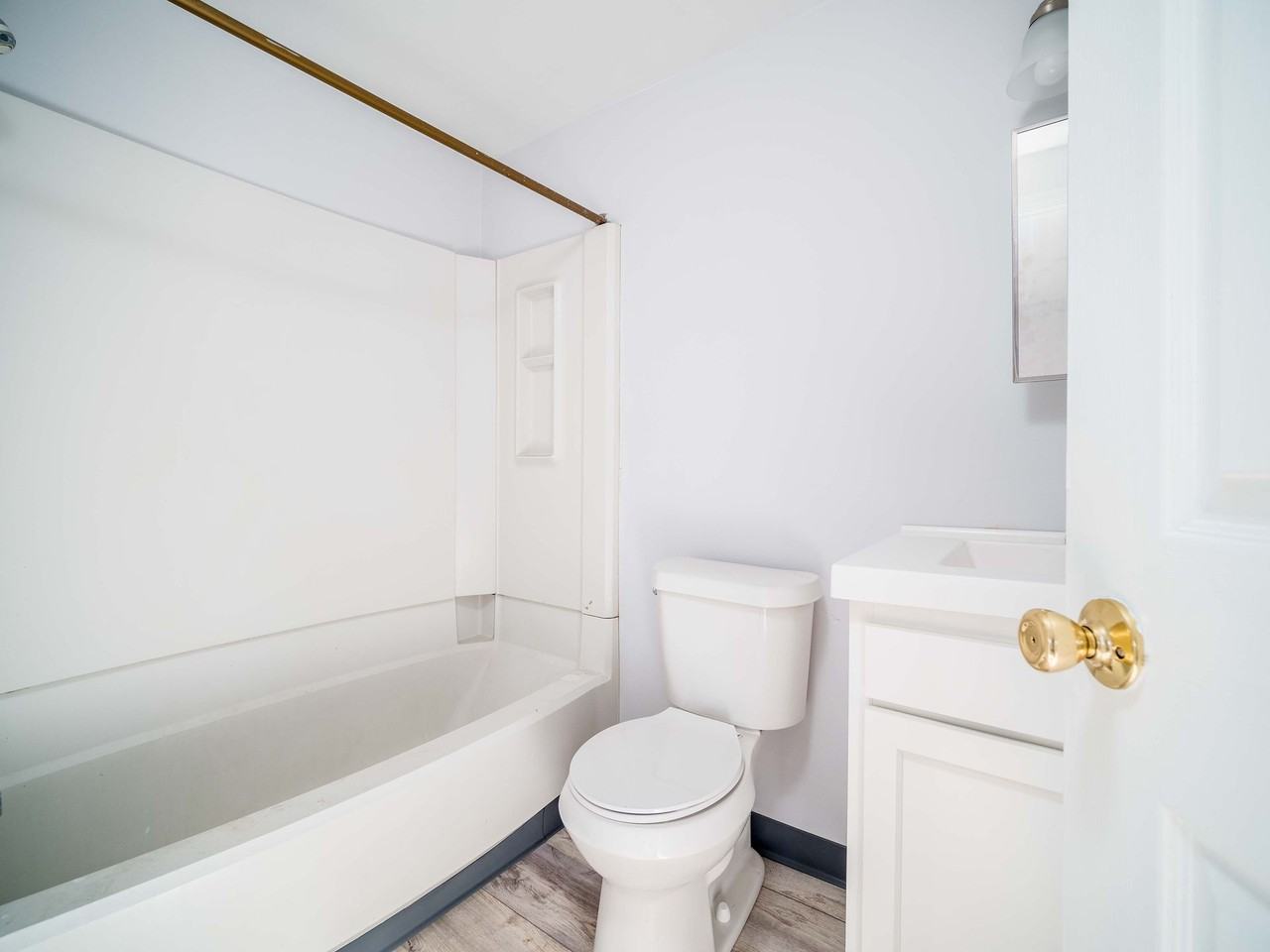 Maplewood Apartments - Photo 6 of 18