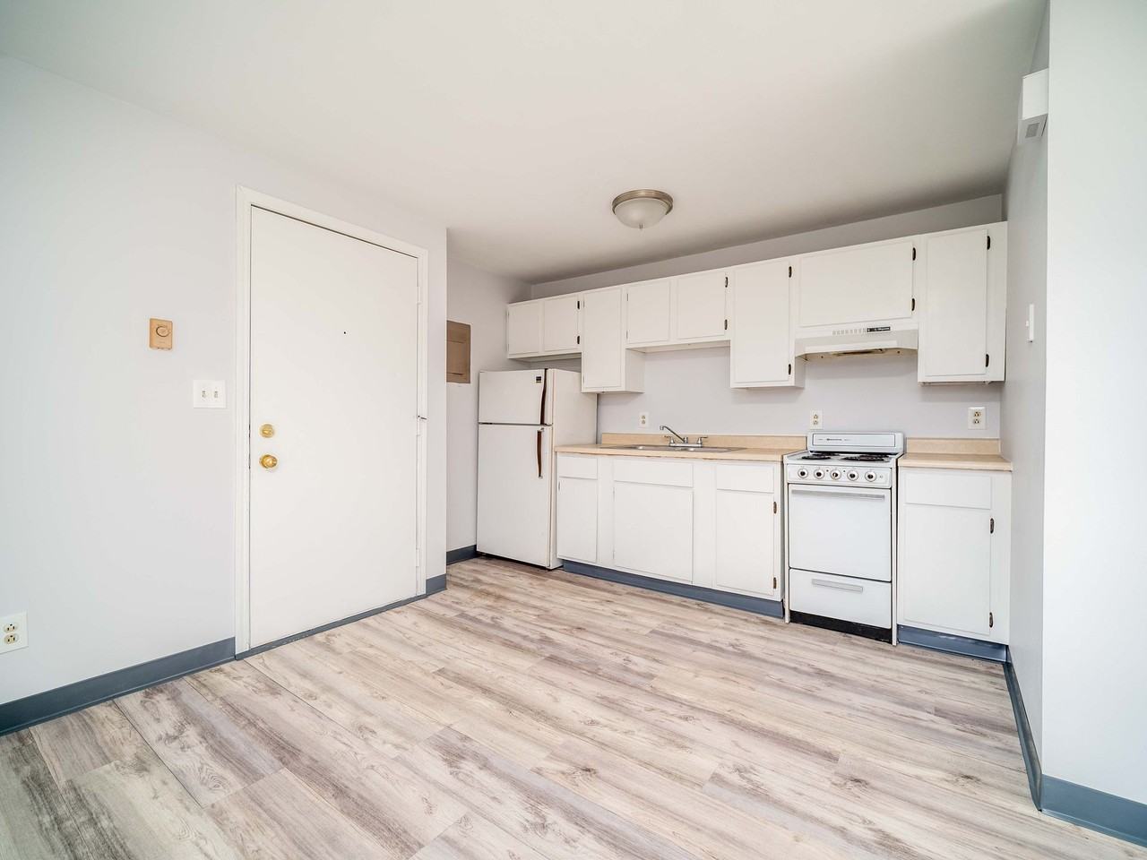 Maplewood Apartments - Photo 7 of 18