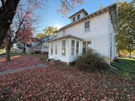 featured image of 1464 E 14th St