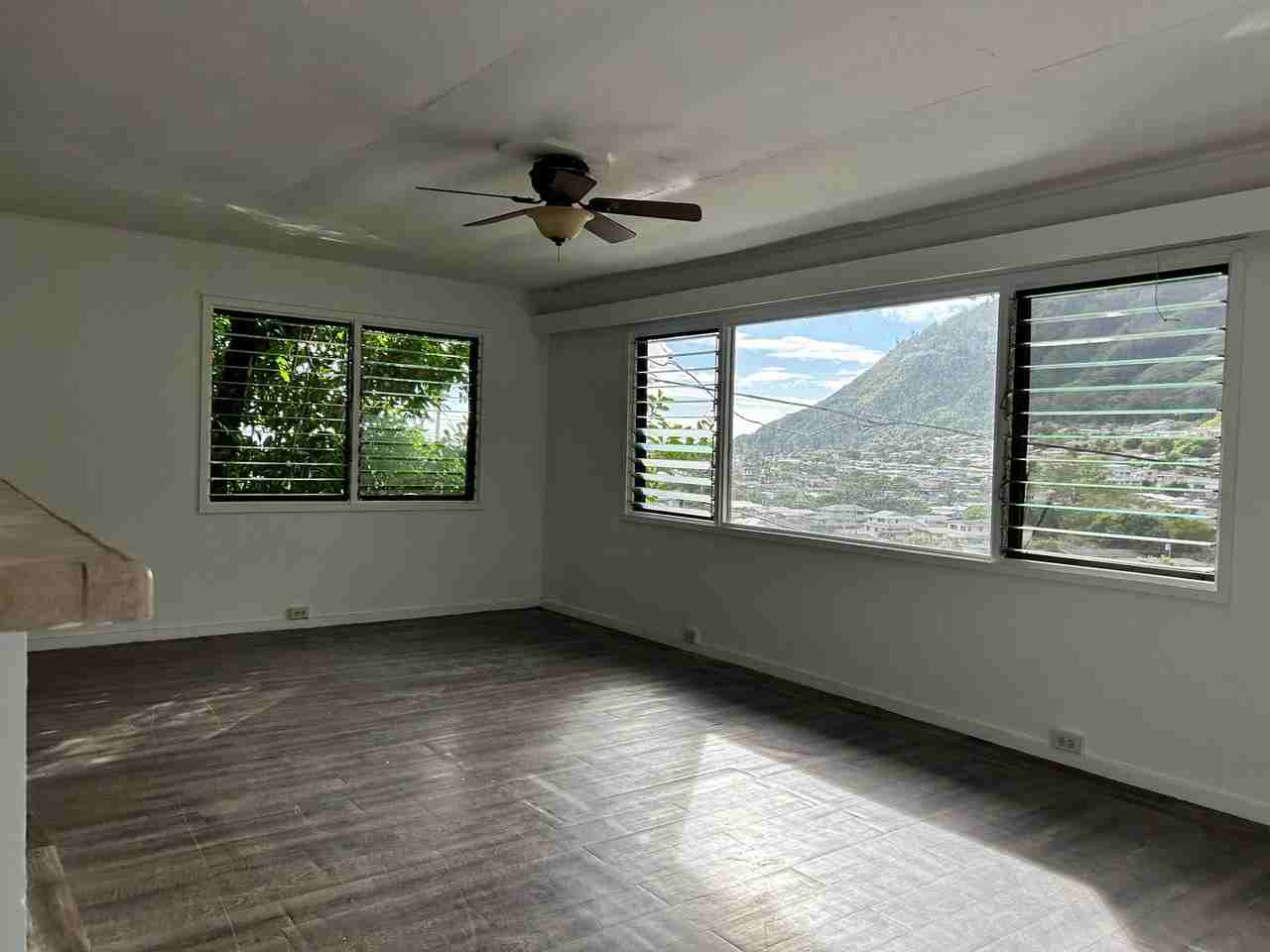 R00257 - Photo 2 of 9