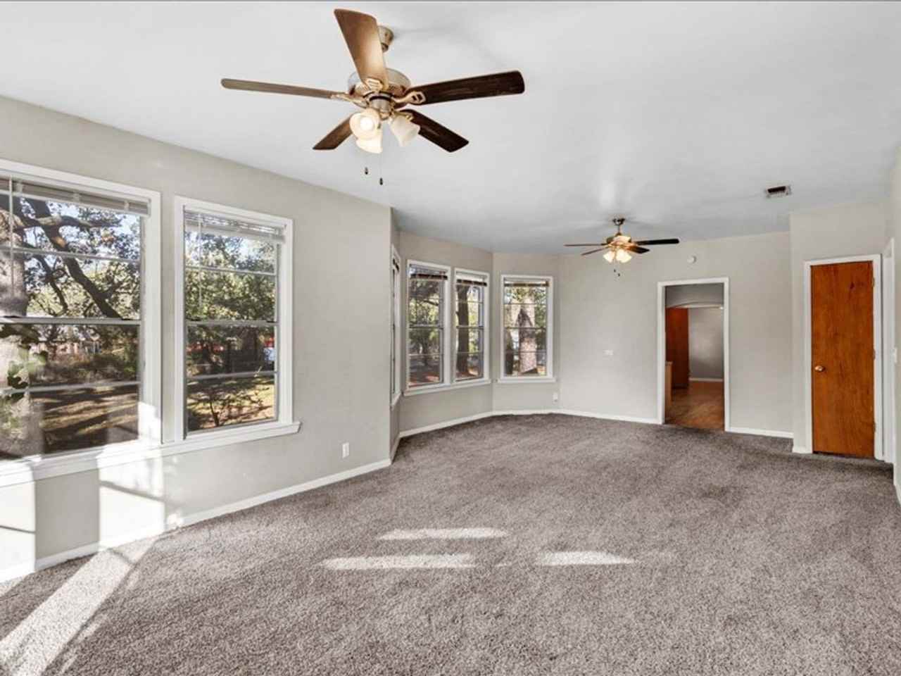 2940 Bonham St - Photo 3 of 15