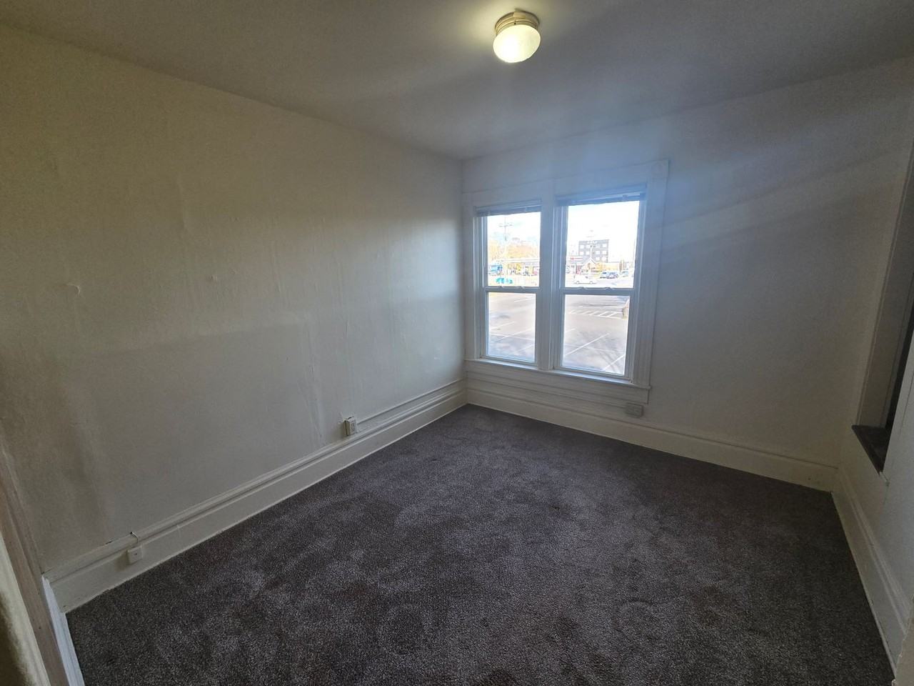 1317 1st Ave - Photo 4 of 8