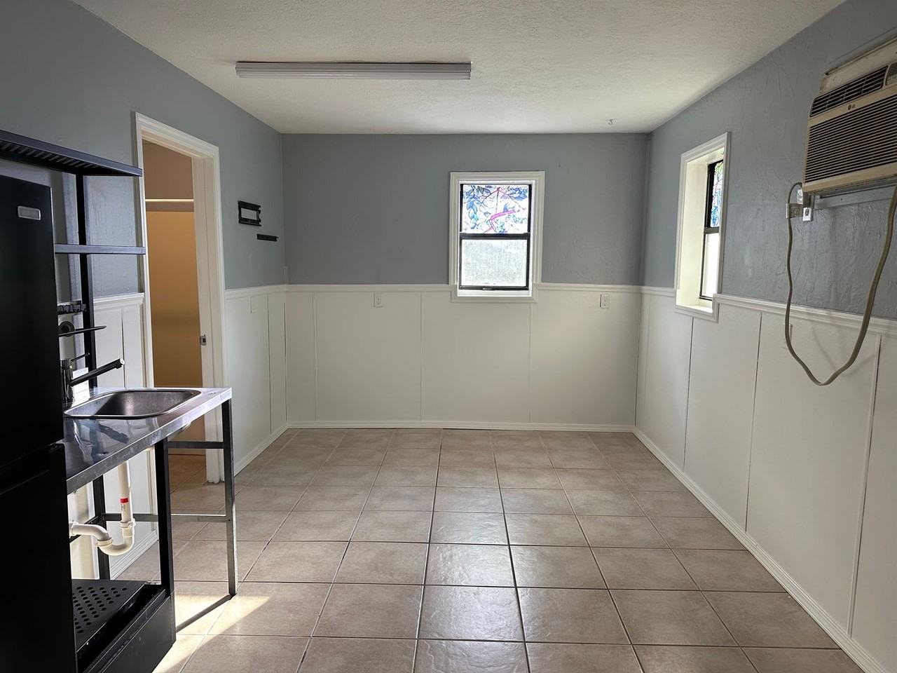 9990 rental - Photo 2 of 6