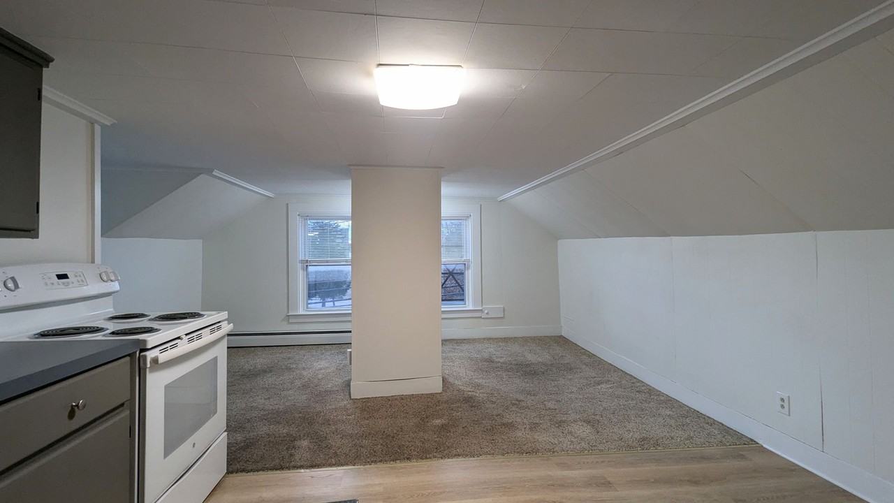 2-4 Main Place - Photo 2 of 11