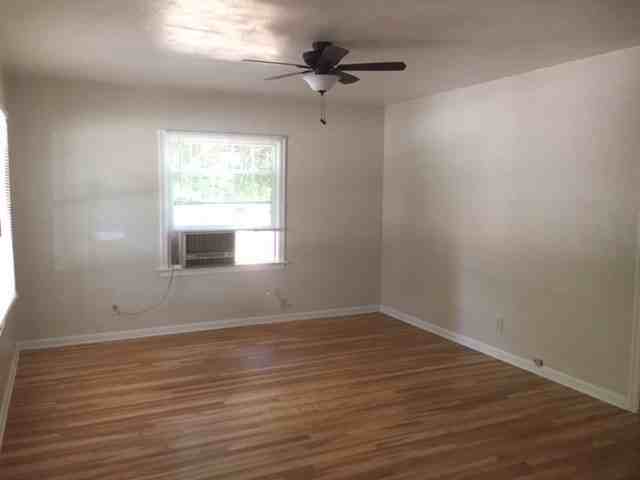 623 Ivy St - Photo 3 of 11