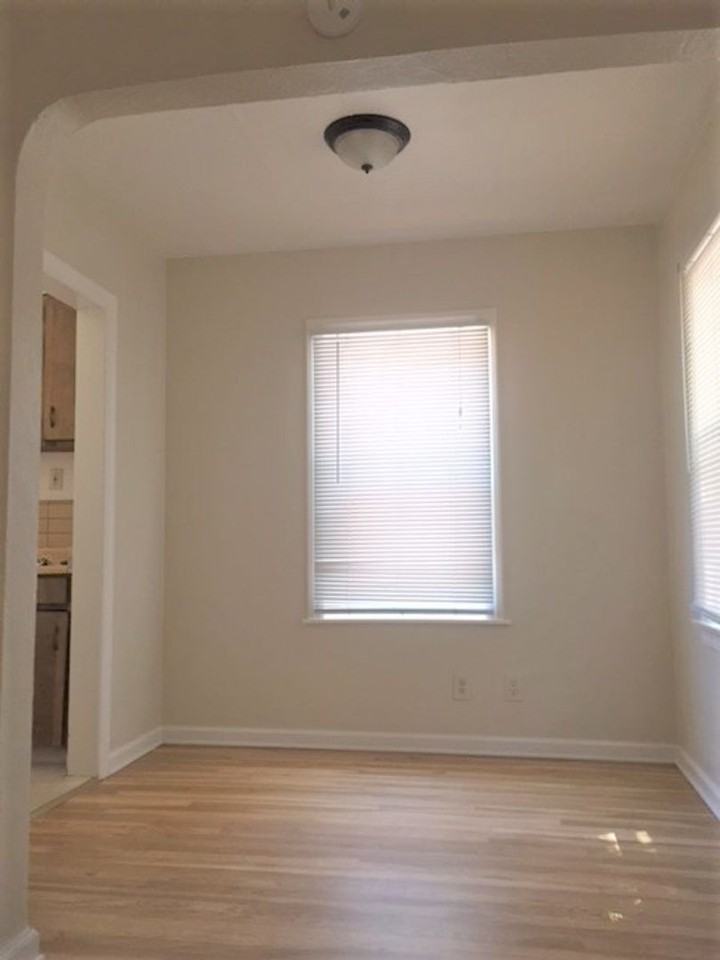 623 Ivy St - Photo 6 of 11