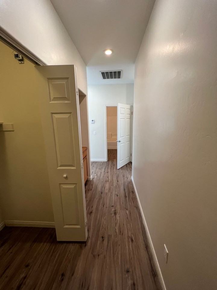 717 Meadow Grove Ct #D - Photo 4 of 14