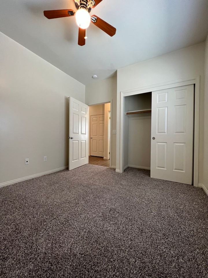 717 Meadow Grove Ct #D - Photo 7 of 14