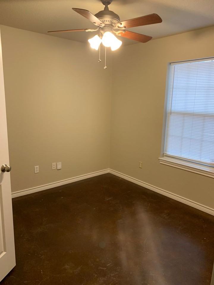 2406 S 16th St - Photo 7 of 7