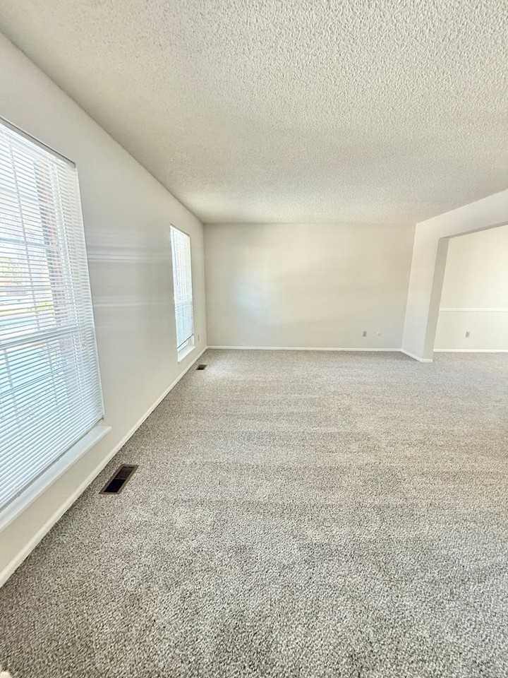 5383 Picket Dr - Photo 5 of 30