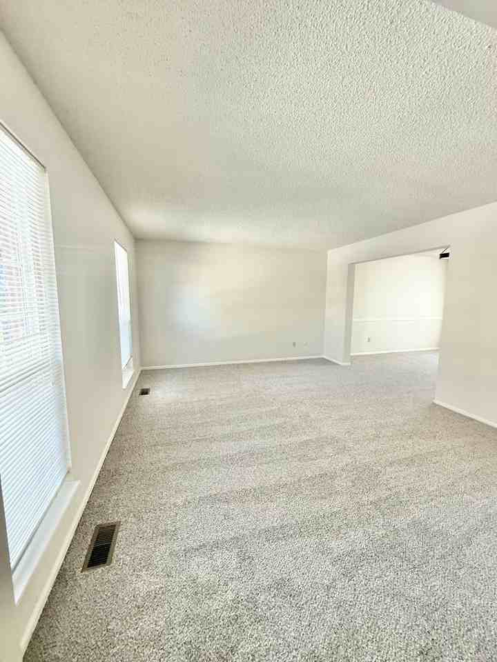 5383 Picket Dr - Photo 6 of 30