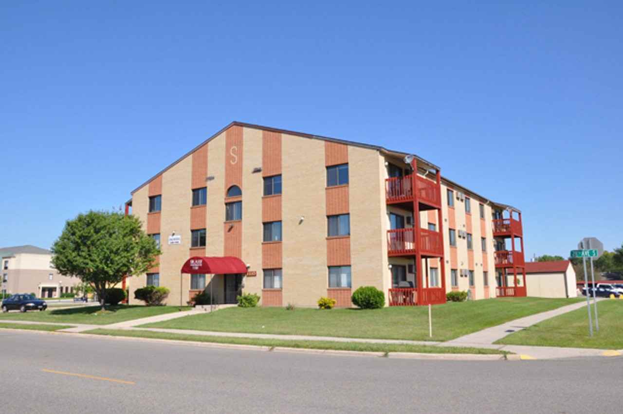 1110 28th Ave S - Photo 2 of 6