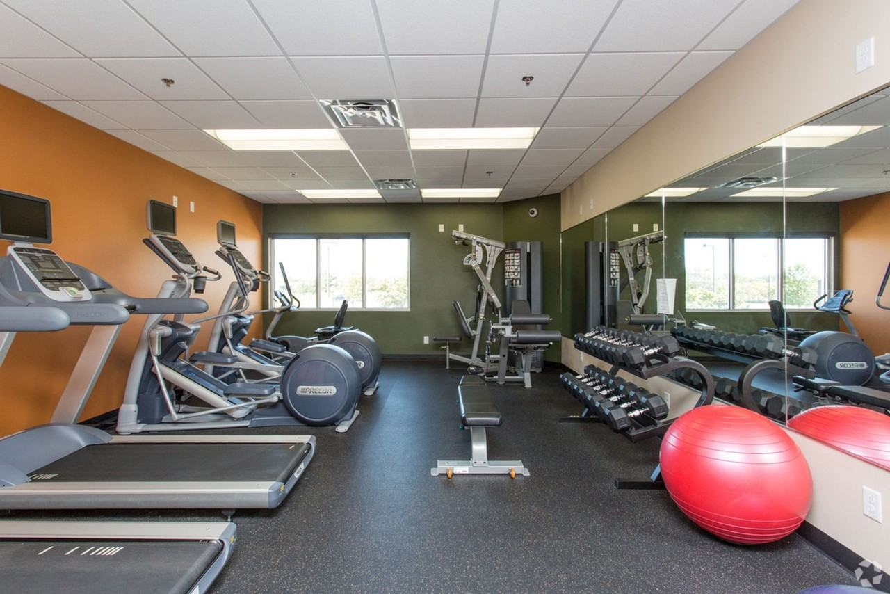 1110 28th Ave S - Photo 3 of 6