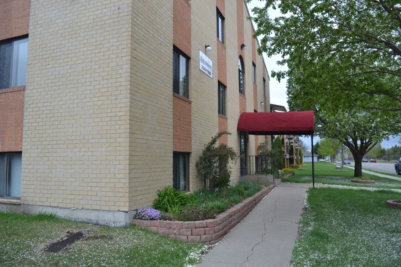 1208 28th Ave S - Photo 4 of 6