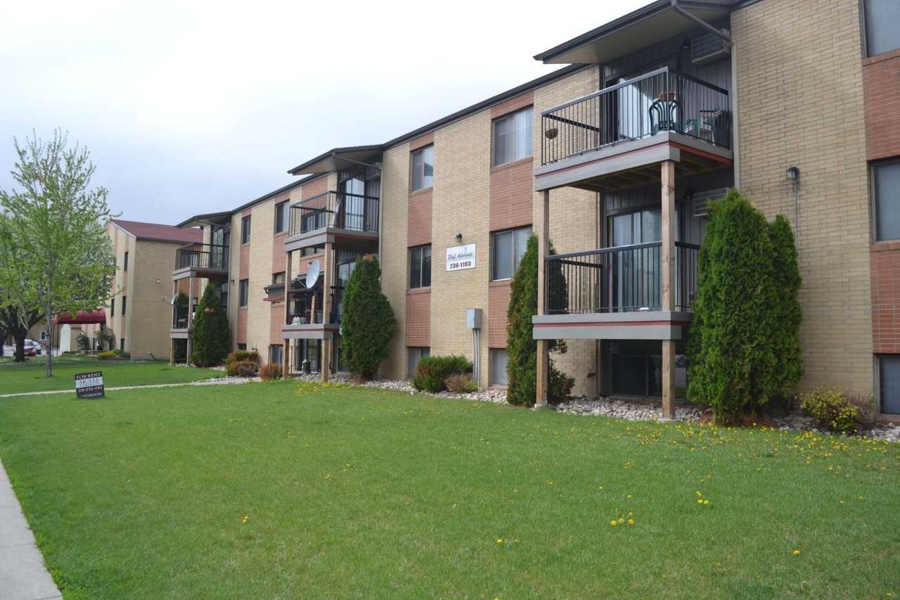 1220 28th Ave S - Photo 4 of 21