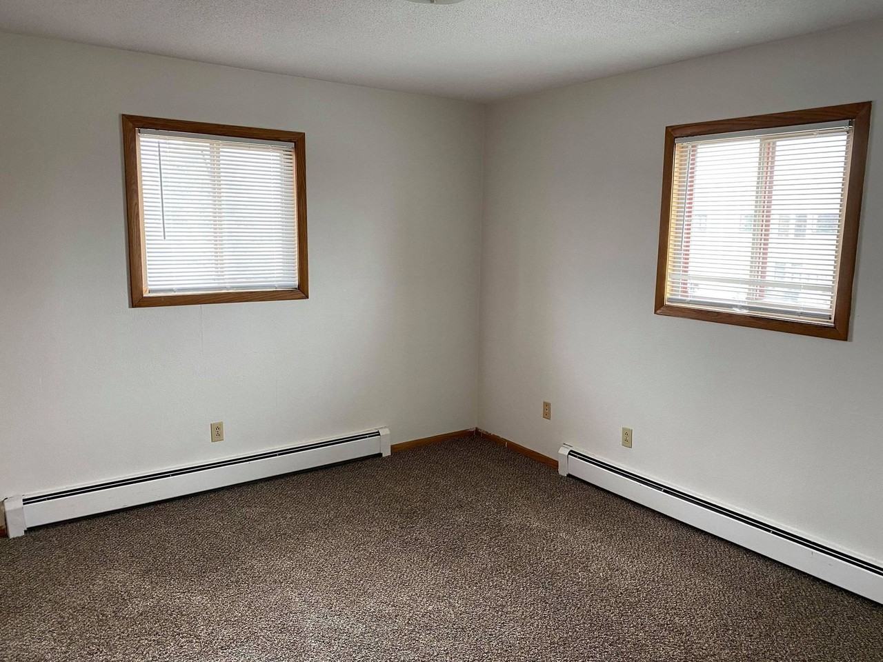 904 24th Ave S - Photo 4 of 9