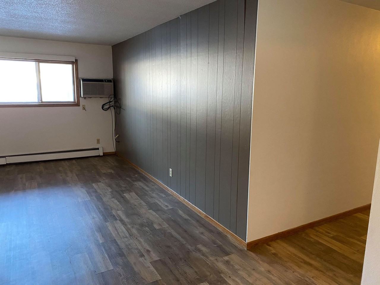 921 23rd Ave S - Photo 4 of 10