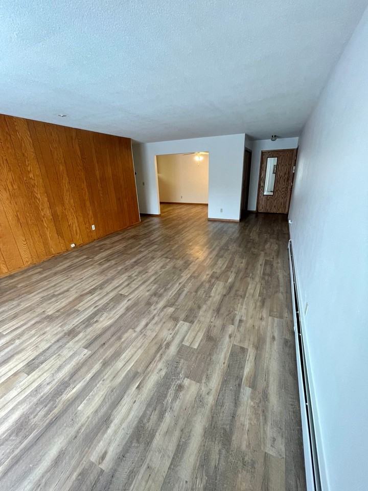 921 23rd Ave S - Photo 6 of 10