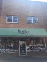 featured image of 736 1/2 Massachusetts St