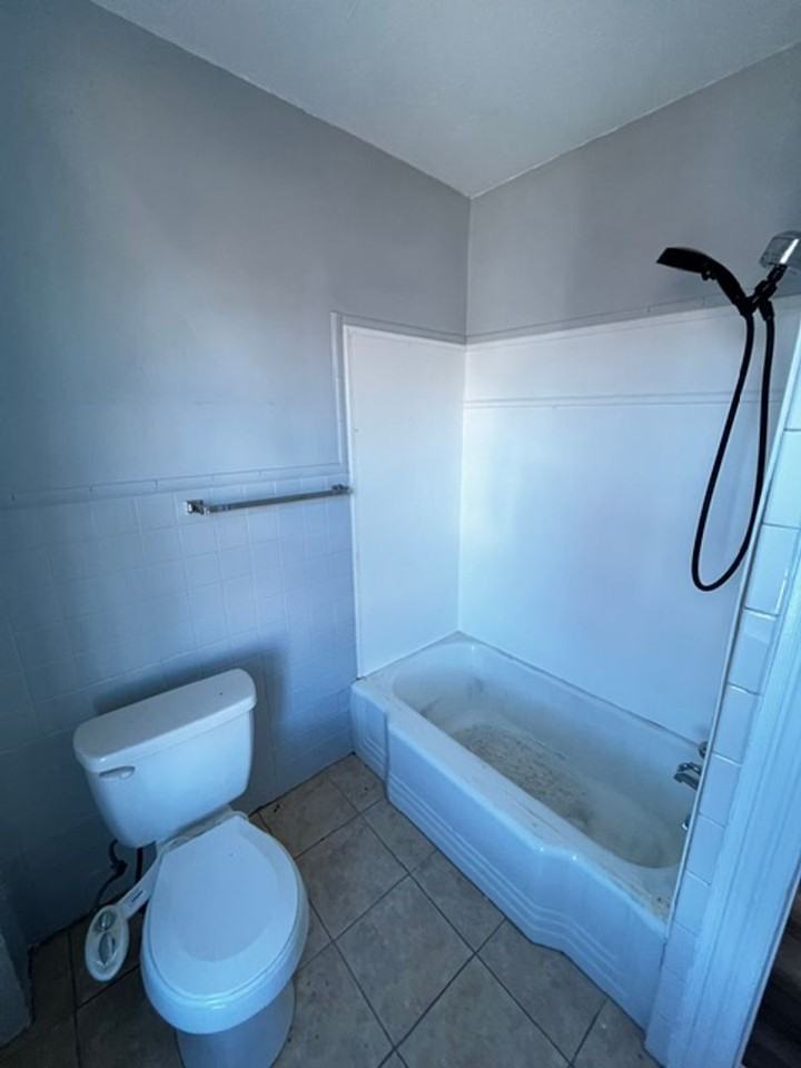 541 Tulpehocken St - Photo 3 of 12