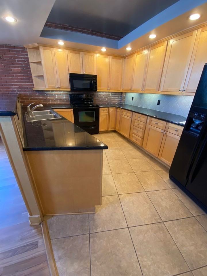 431 W Walnut St #D - Photo 6 of 17