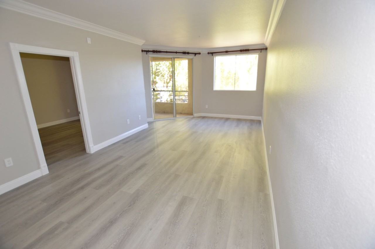 270 E Flamingo Rd - Photo 2 of 33