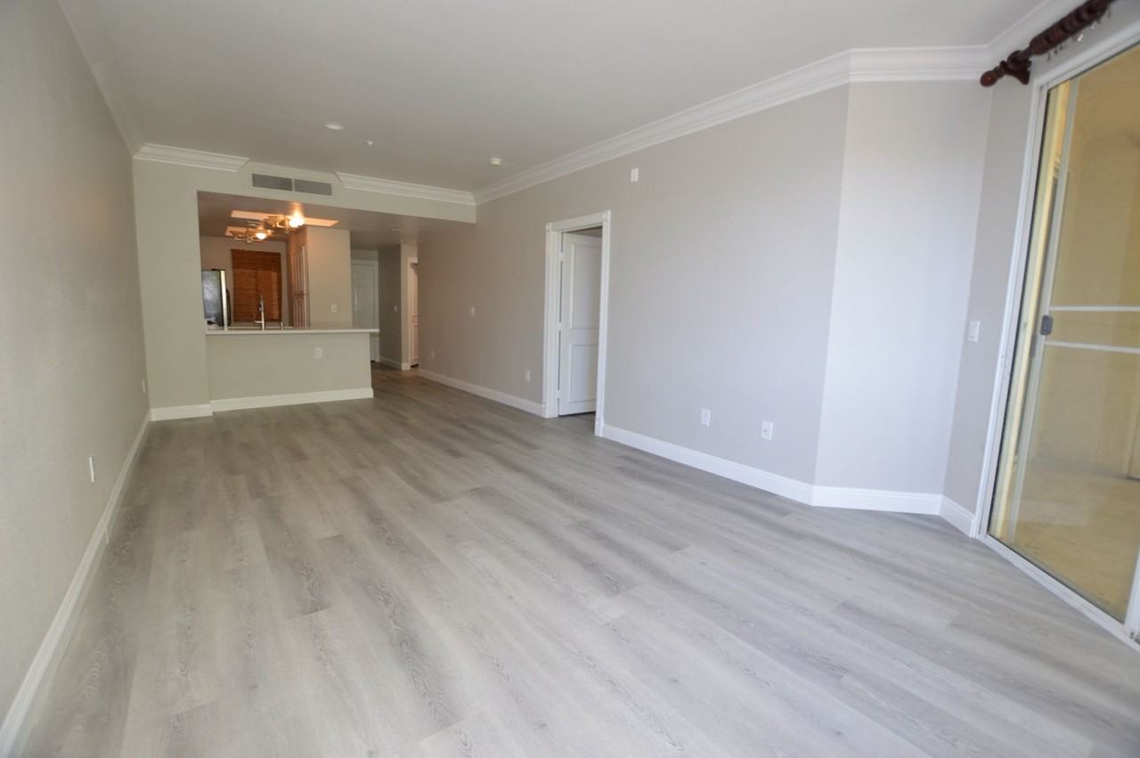 270 E Flamingo Rd - Photo 3 of 33